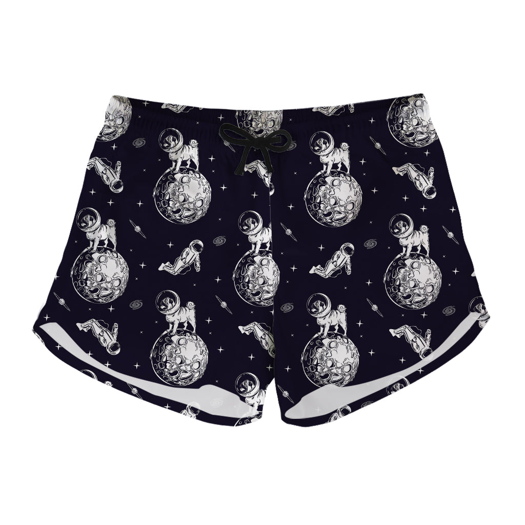 Astronaut Pug In Space Pattern Print Women's Shorts