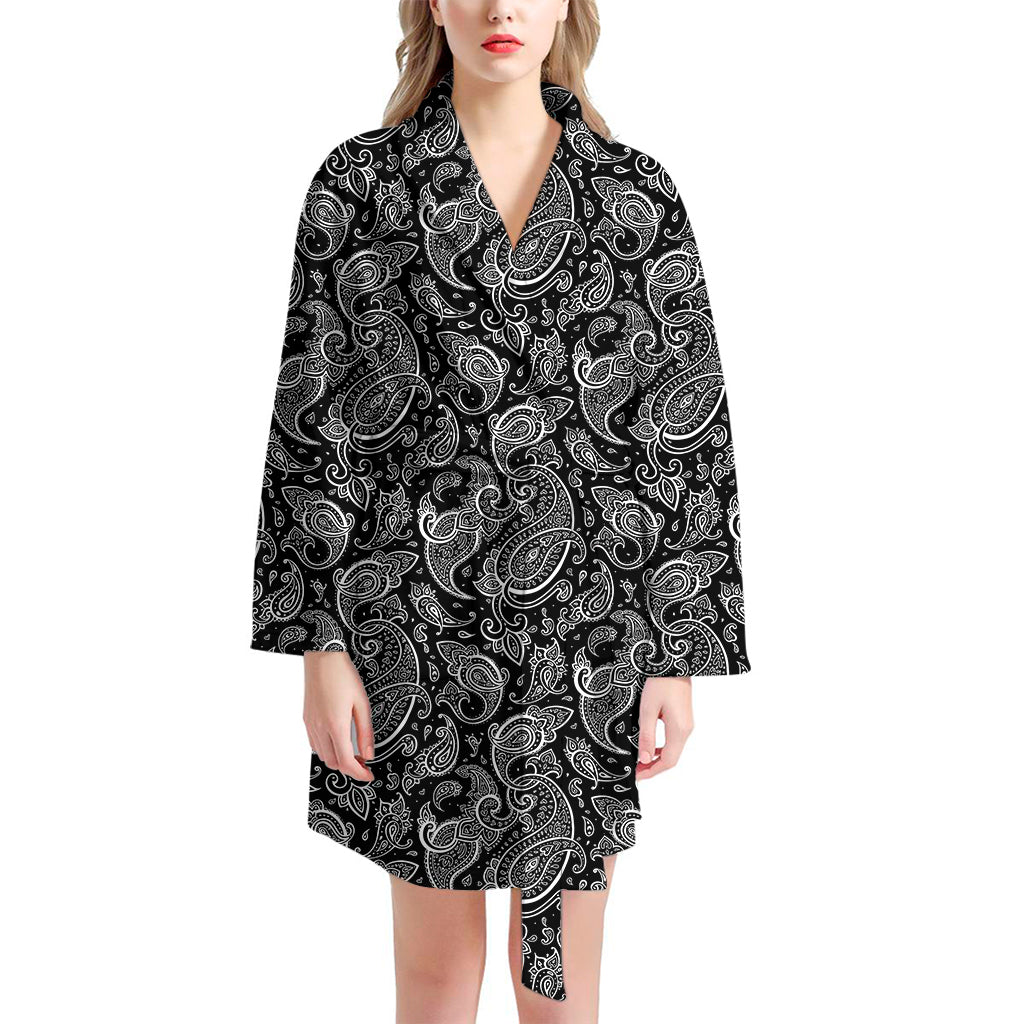 Black And White Paisley Pattern Print Women's Bathrobe