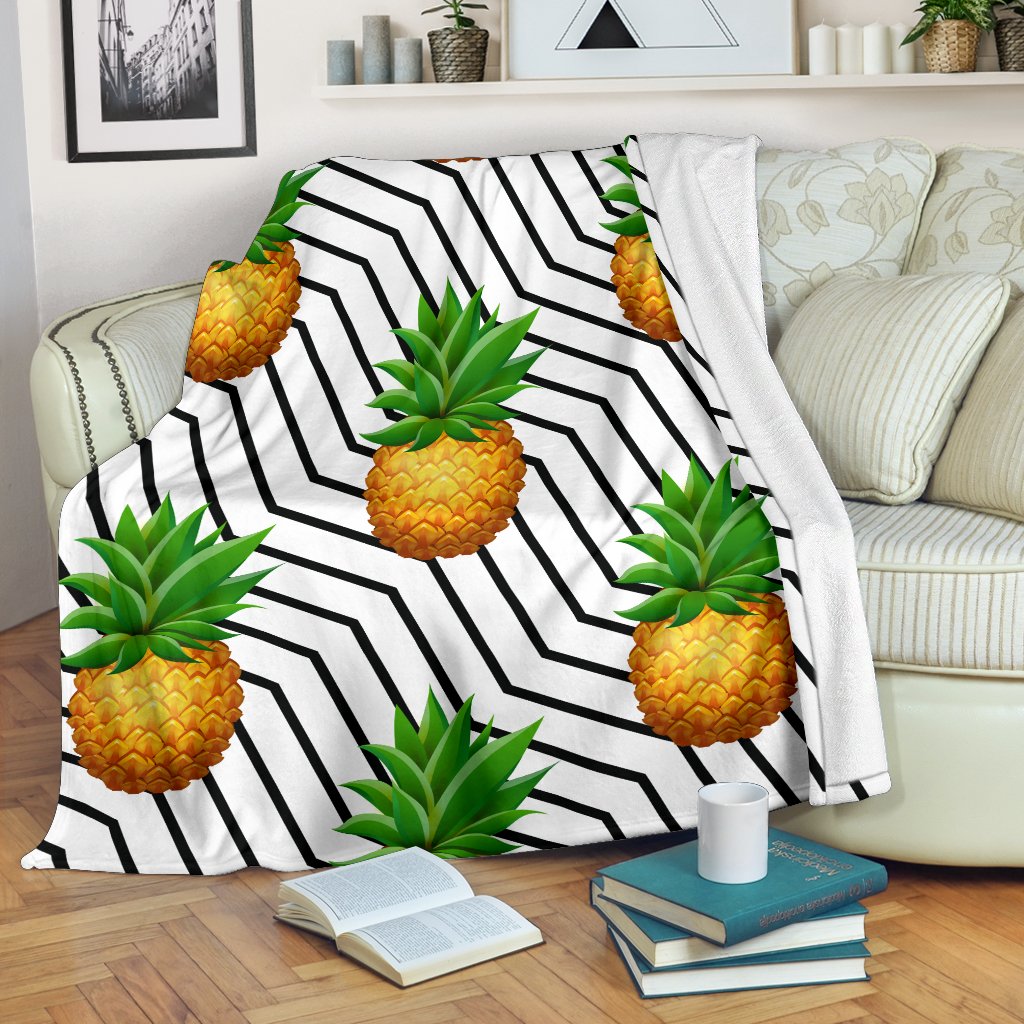 Black Geometric Pineapple Pattern Print Blanket