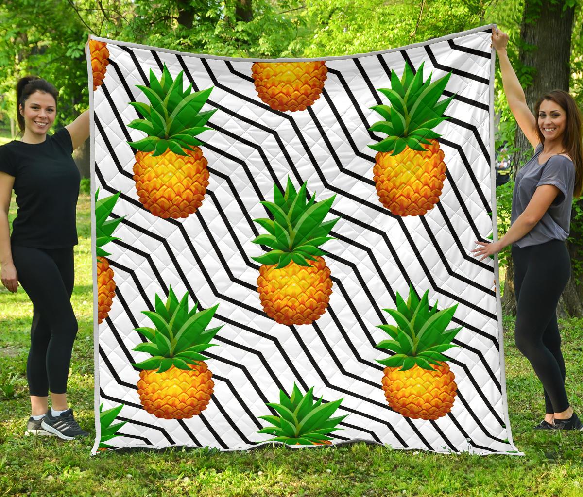 Black Geometric Pineapple Pattern Print Quilt