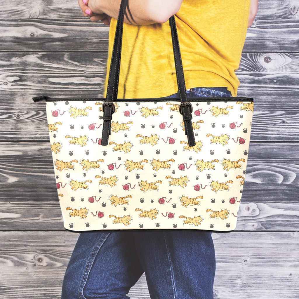 Cat And Yarn Ball Pattern Print Leather Tote Bag