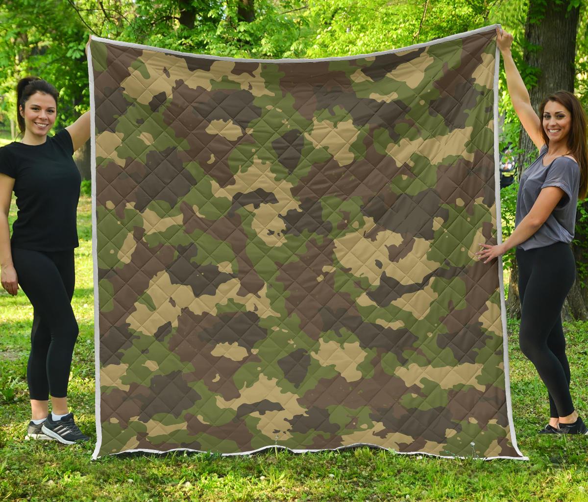 Classic Green Camouflage Print Quilt