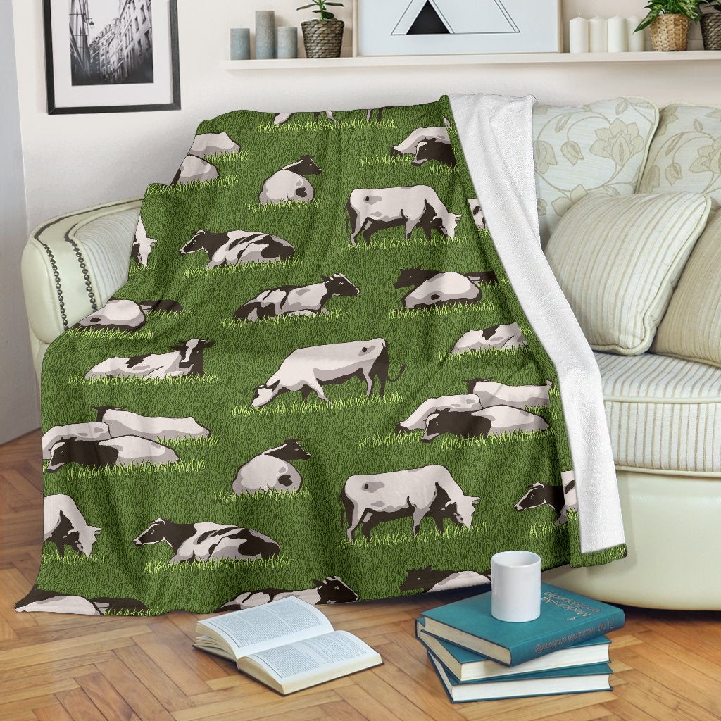 Cow On Green Grass Pattern Print Blanket