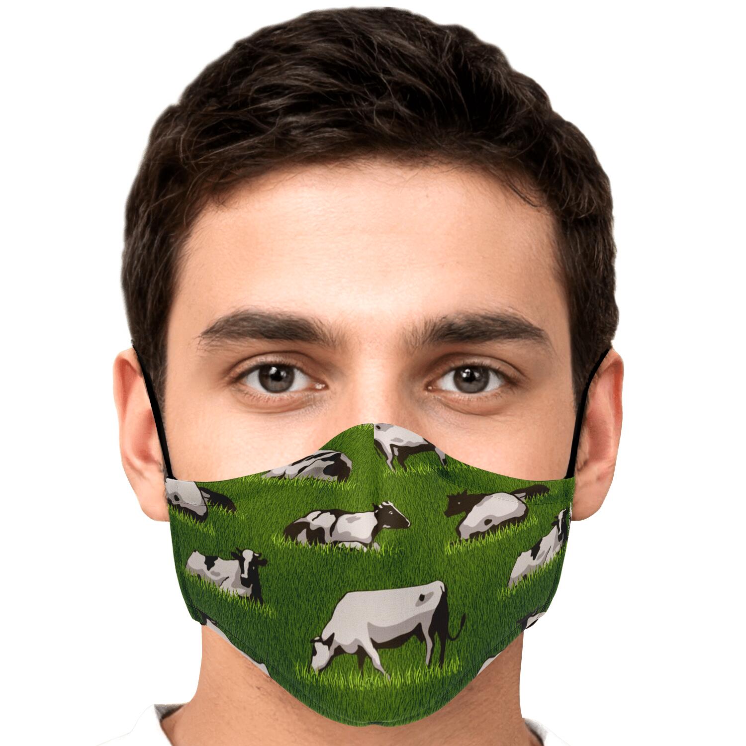 Cow On Green Grass Pattern Print Face Mask