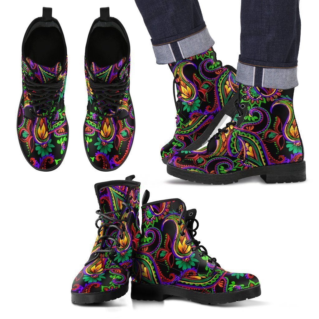 Dark Bohemian Paisley Pattern Print Men's Boots