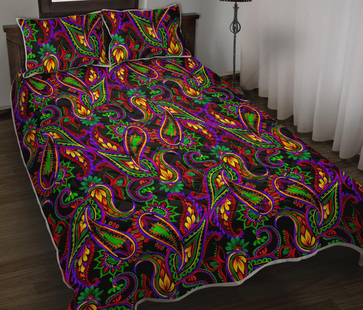 Dark Bohemian Paisley Pattern Print Quilt Bed Set