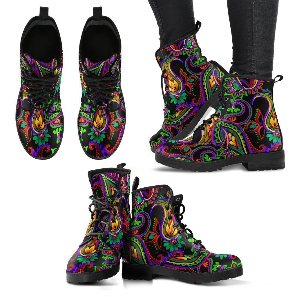 Dark Bohemian Paisley Pattern Print Women's Boots