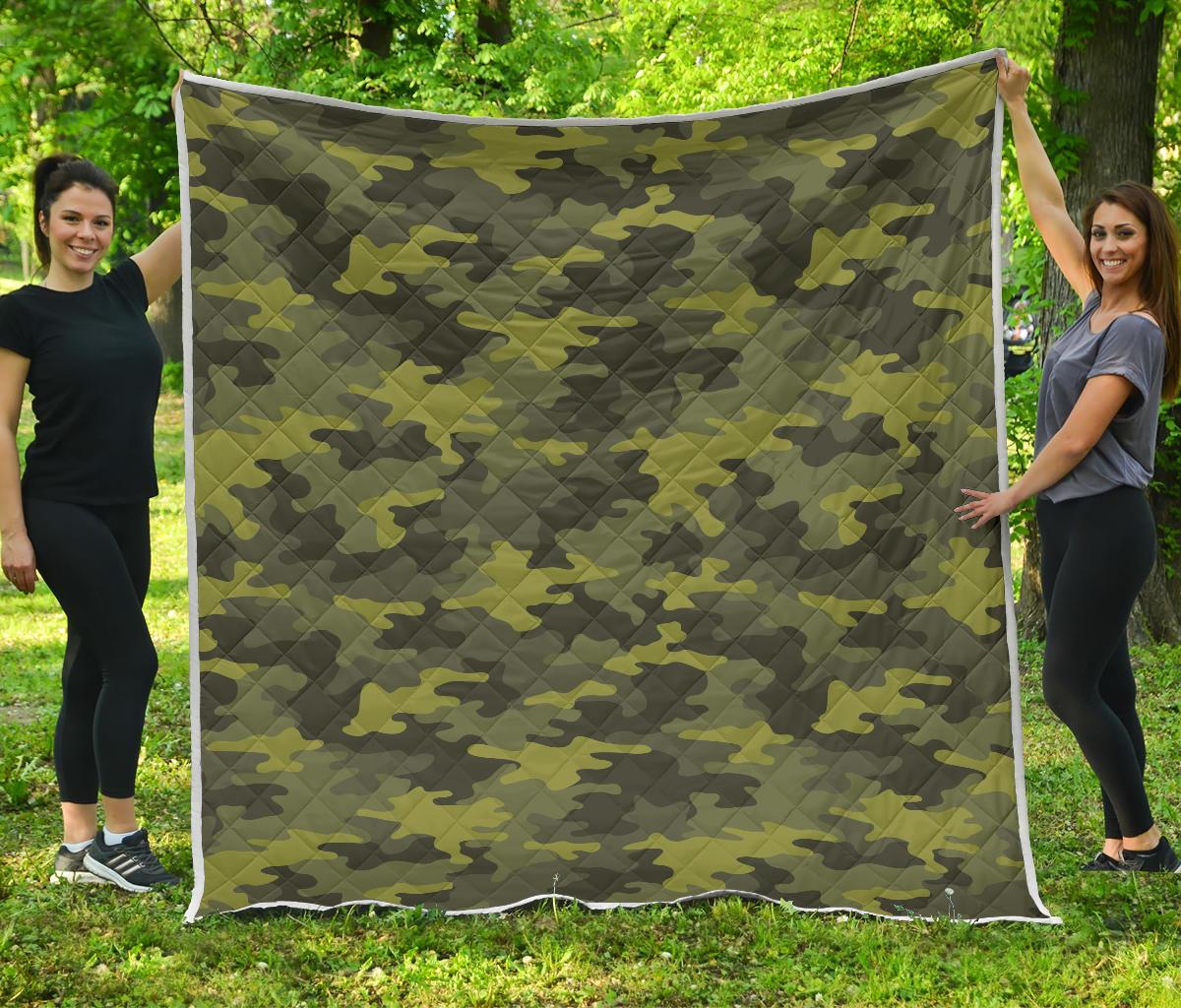 Dark Green Camouflage Print Quilt