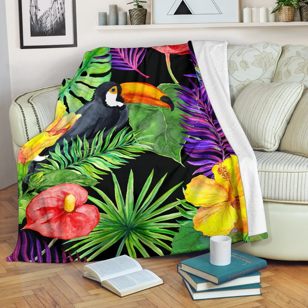 Dark Hawaiian Tropical Pattern Print Blanket