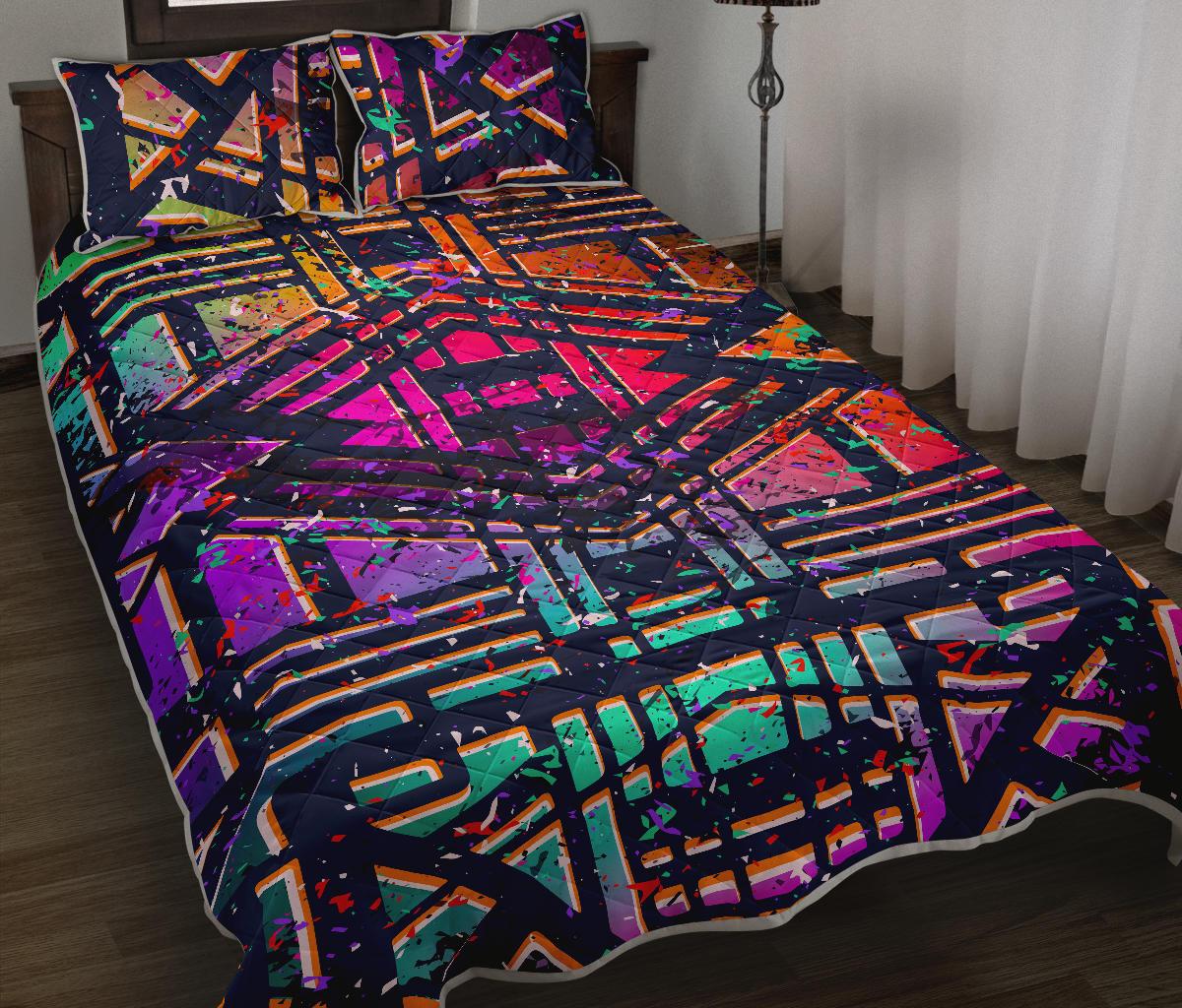 Ethnic Aztec Grunge Trippy Print Quilt Bed Set