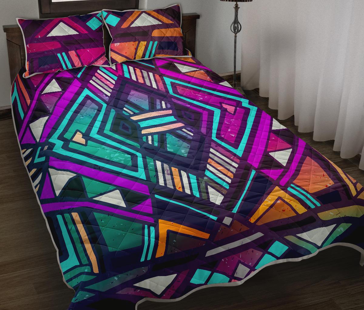 Ethnic Aztec Trippy Print Quilt Bed Set