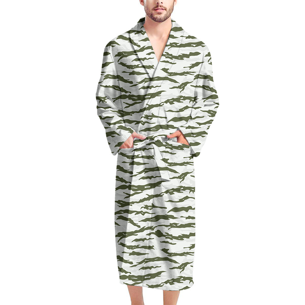 Green And White Tiger Stripe Camo Print Men's Bathrobe