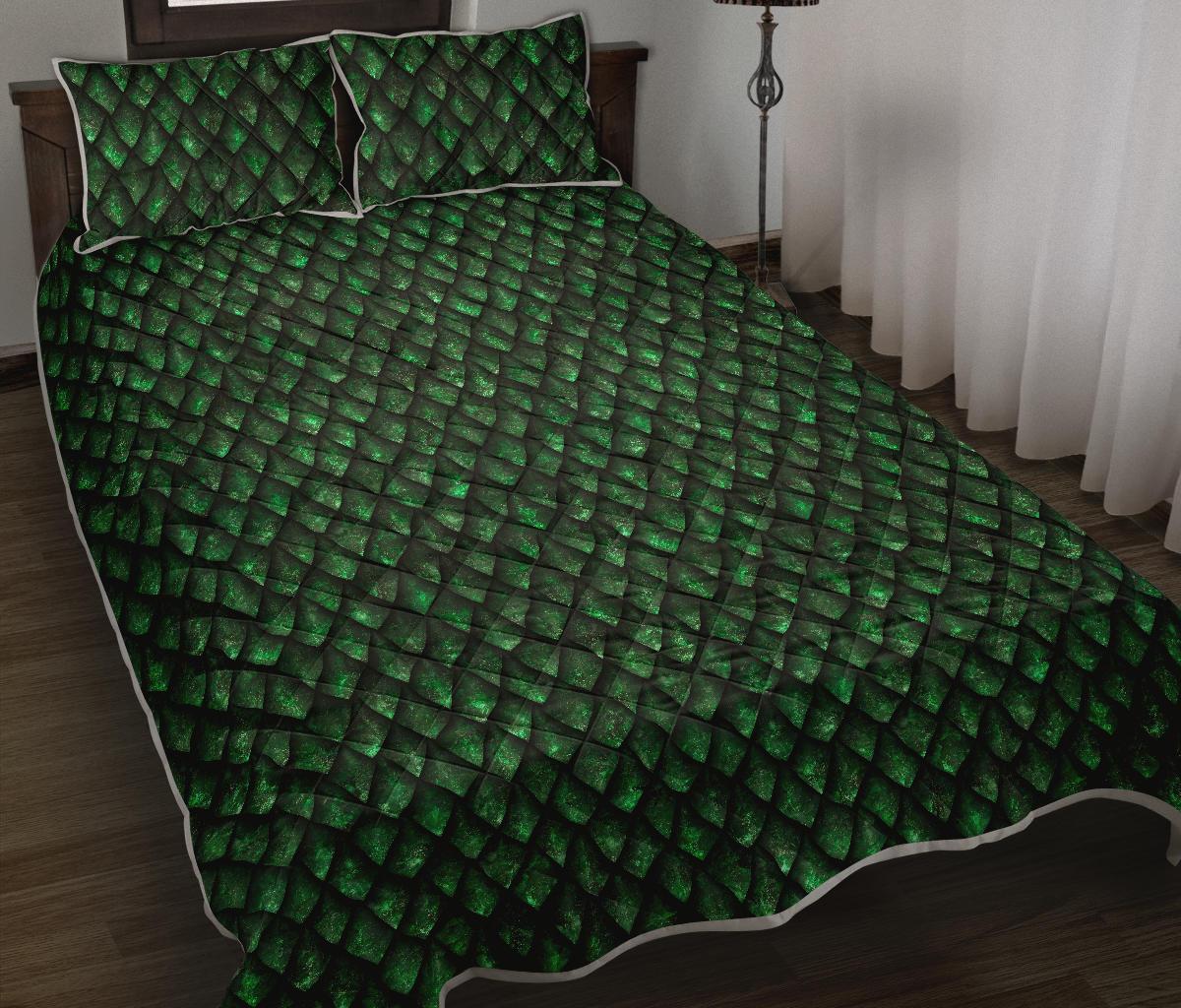 Green Dragon Scales Pattern Print Quilt Bed Set