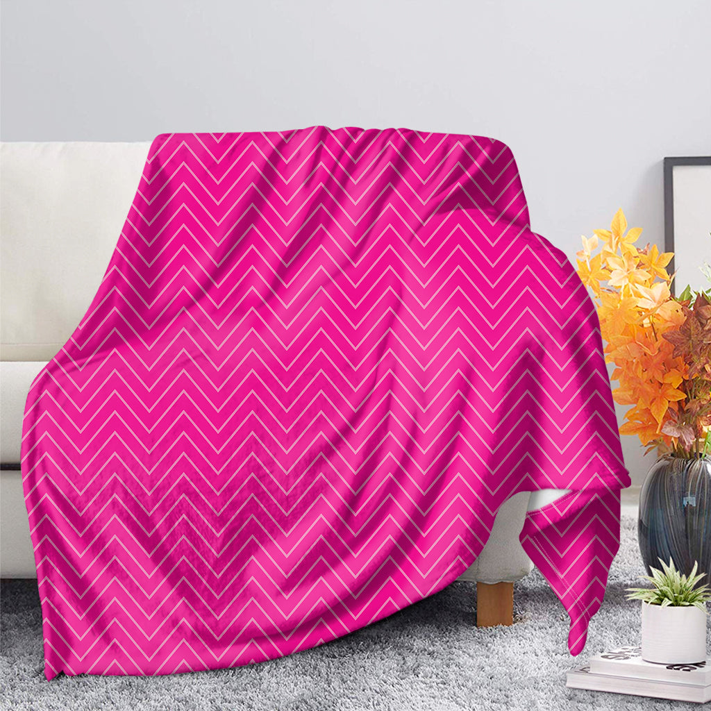 Magenta Pink Zigzag Pattern Print Blanket