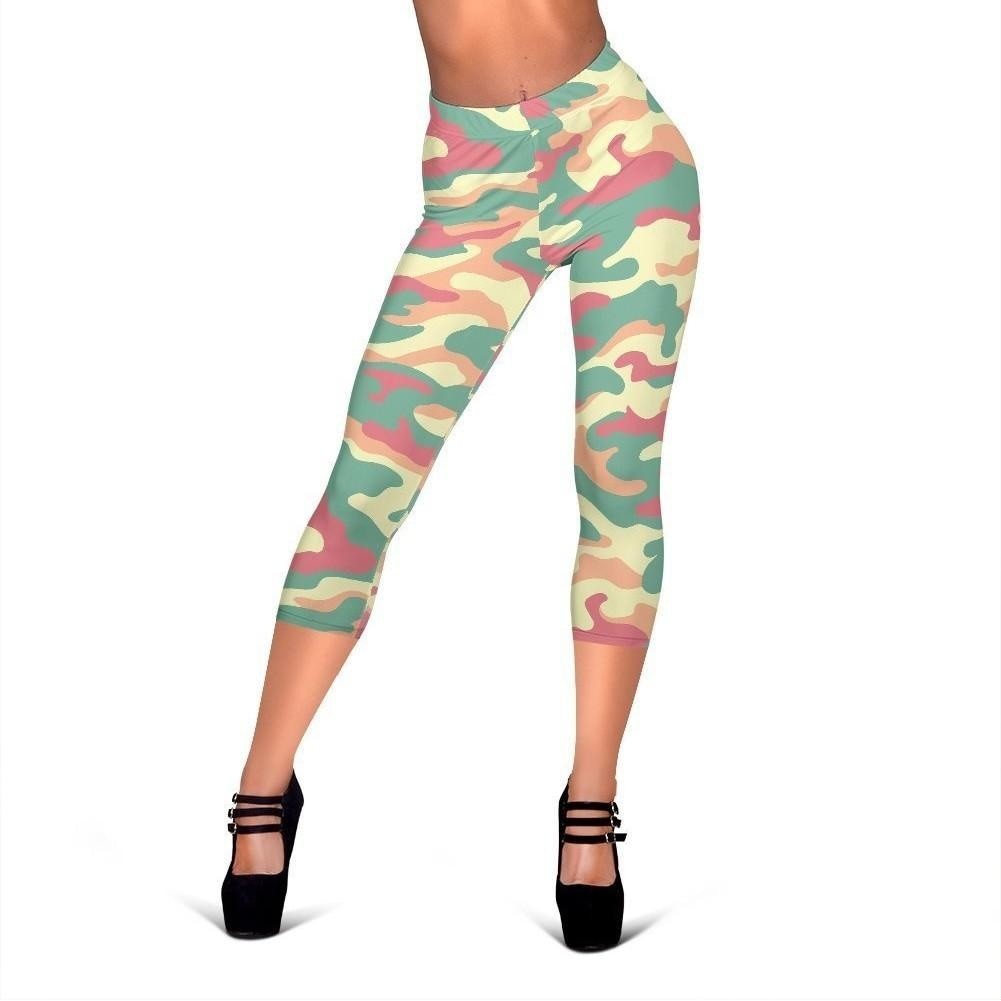 Pastel Camouflage Print Women's Capri Leggings