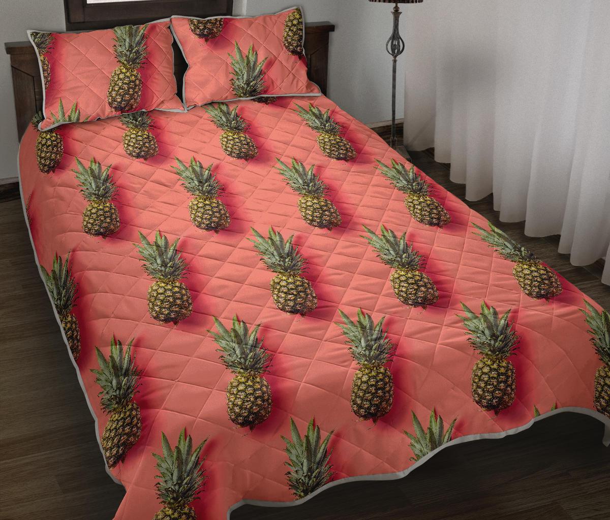 Pastel Pink Pineapple Pattern Print Quilt Bed Set