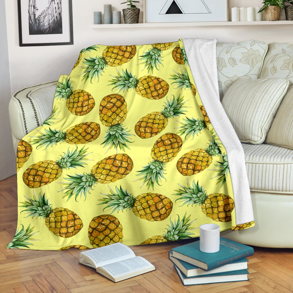 Pastel Yellow Pineapple Pattern Print Blanket