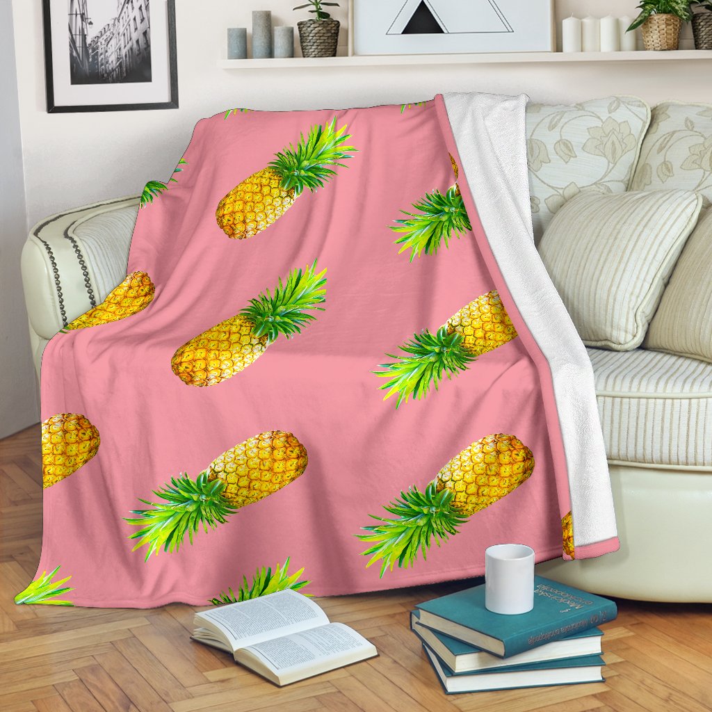 Pink Pineapple Pattern Print Blanket