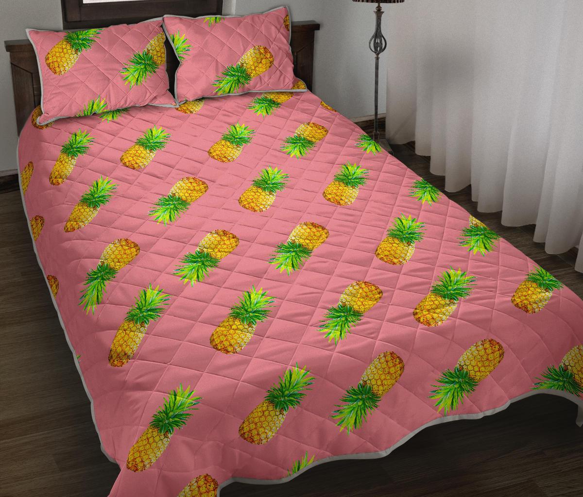 Pink Pineapple Pattern Print Quilt Bed Set