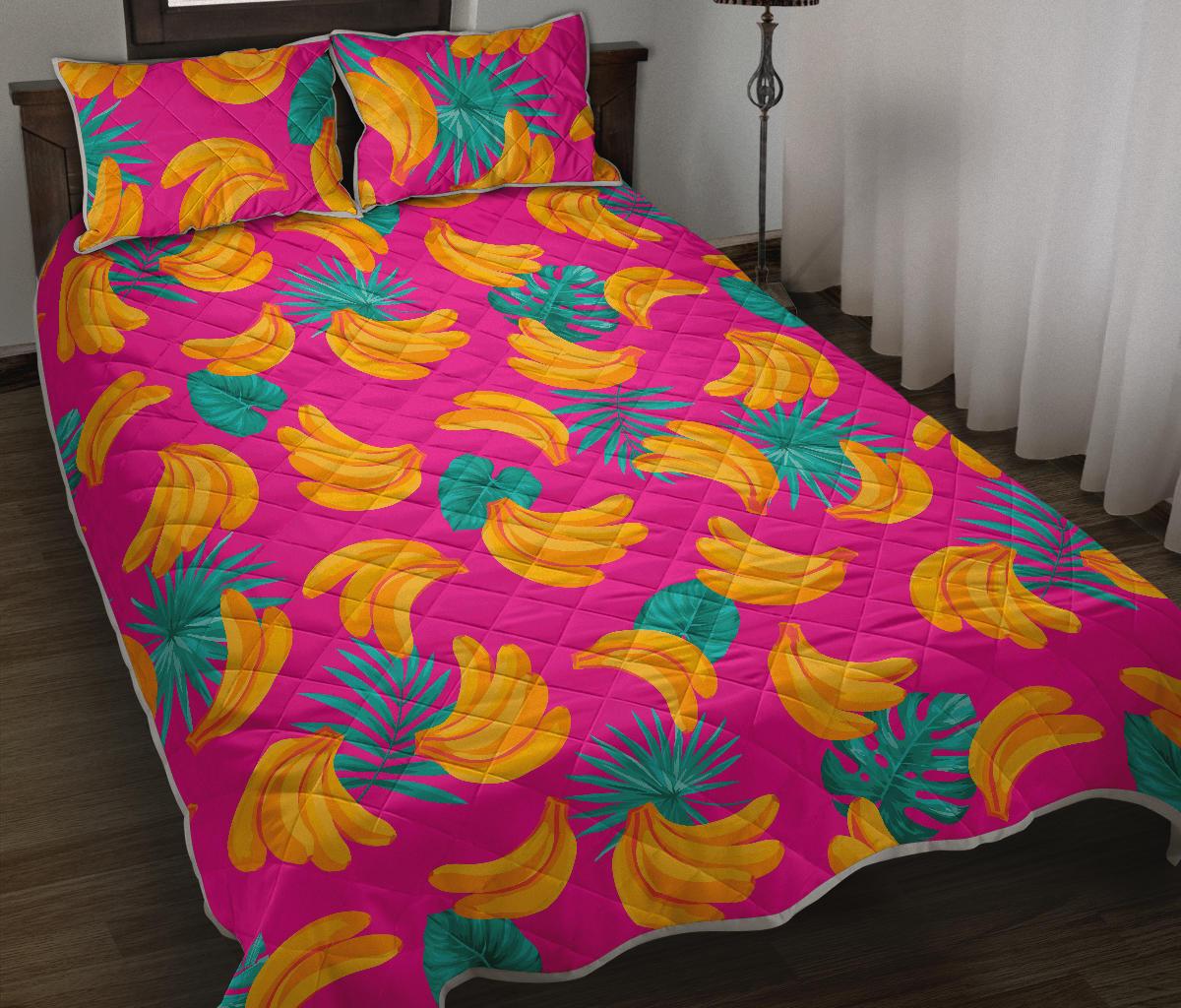 Pink Tropical Banana Pattern Print Quilt Bed Set