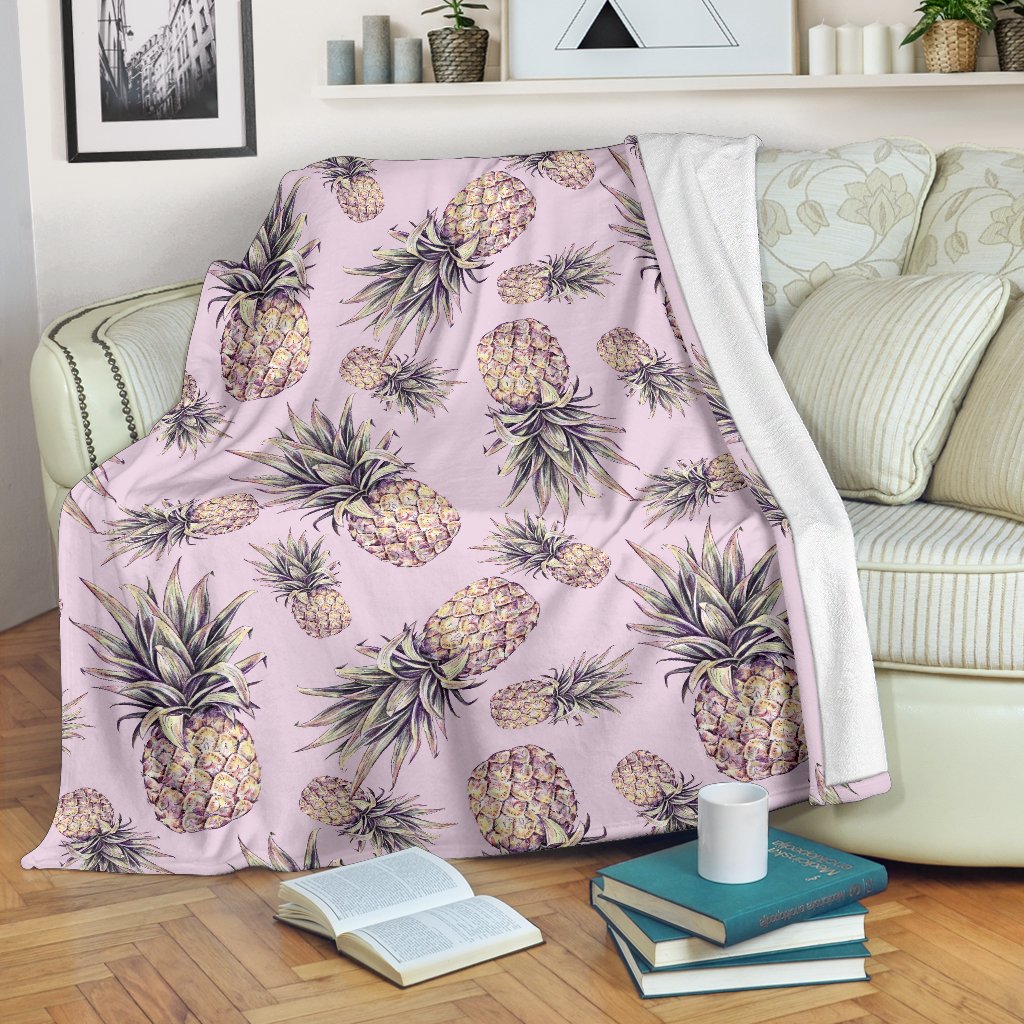 Pink Vintage Pineapple Pattern Print Blanket