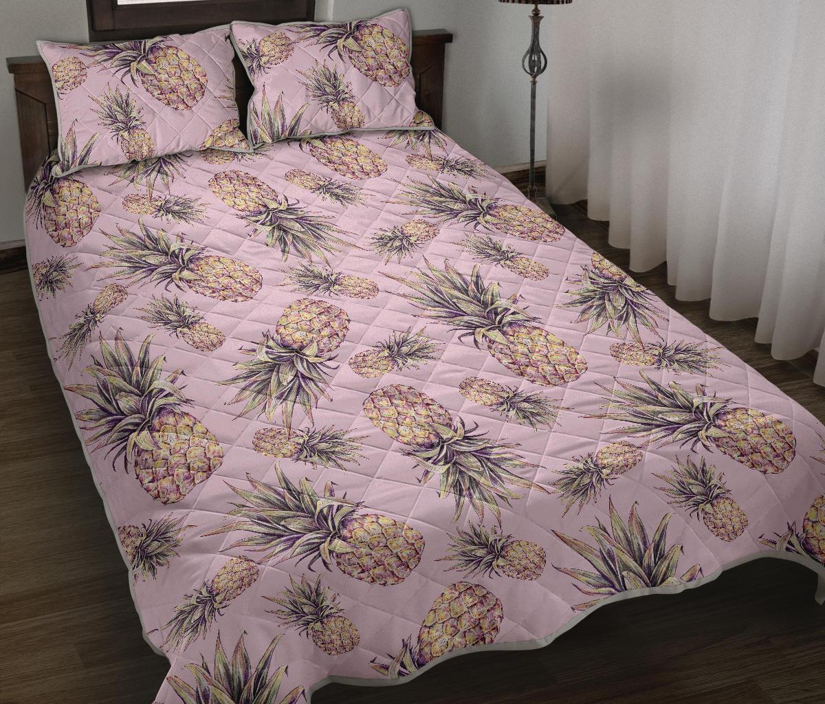 Pink Vintage Pineapple Pattern Print Quilt Bed Set