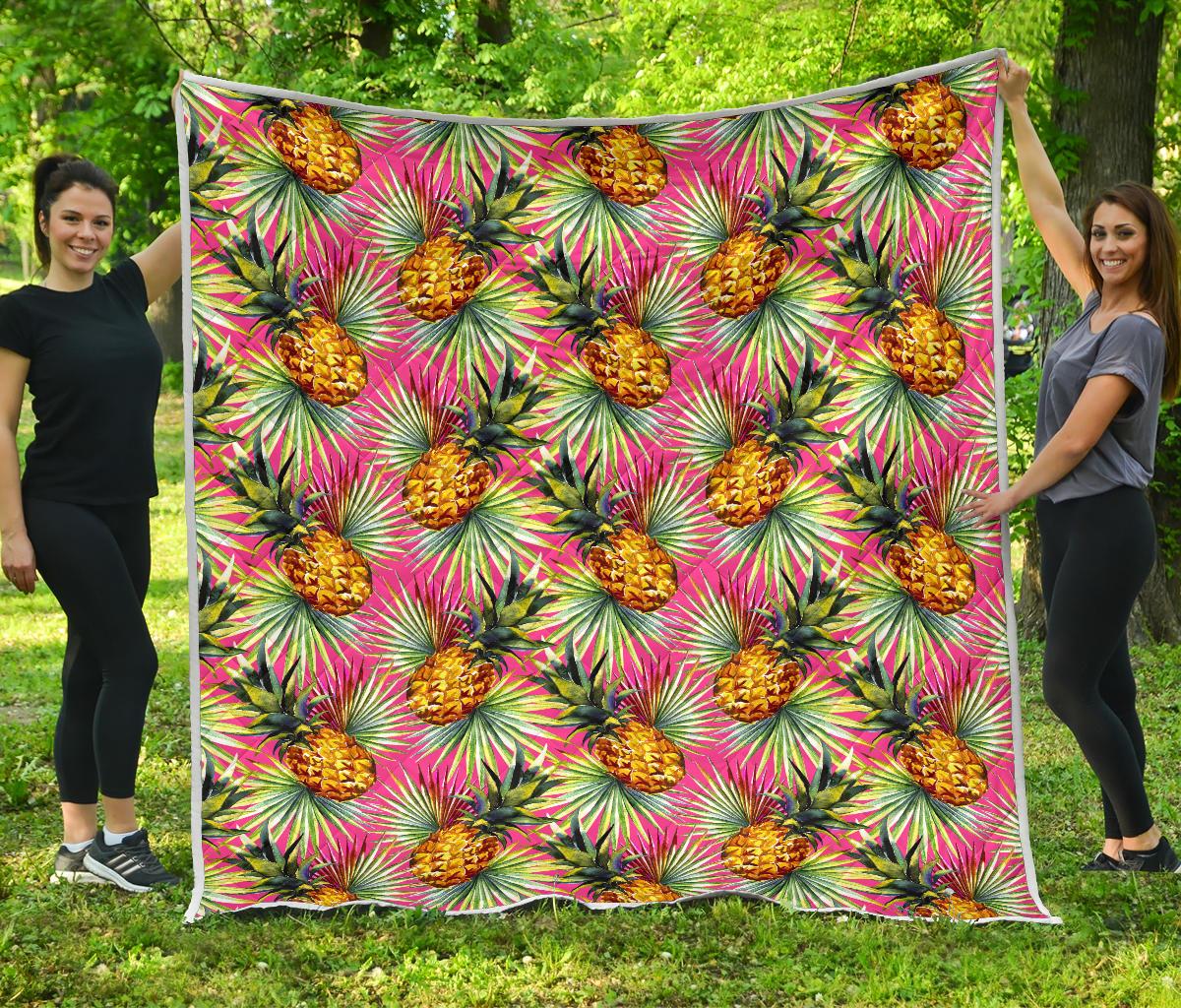 Pink Watercolor Pineapple Pattern Print Quilt