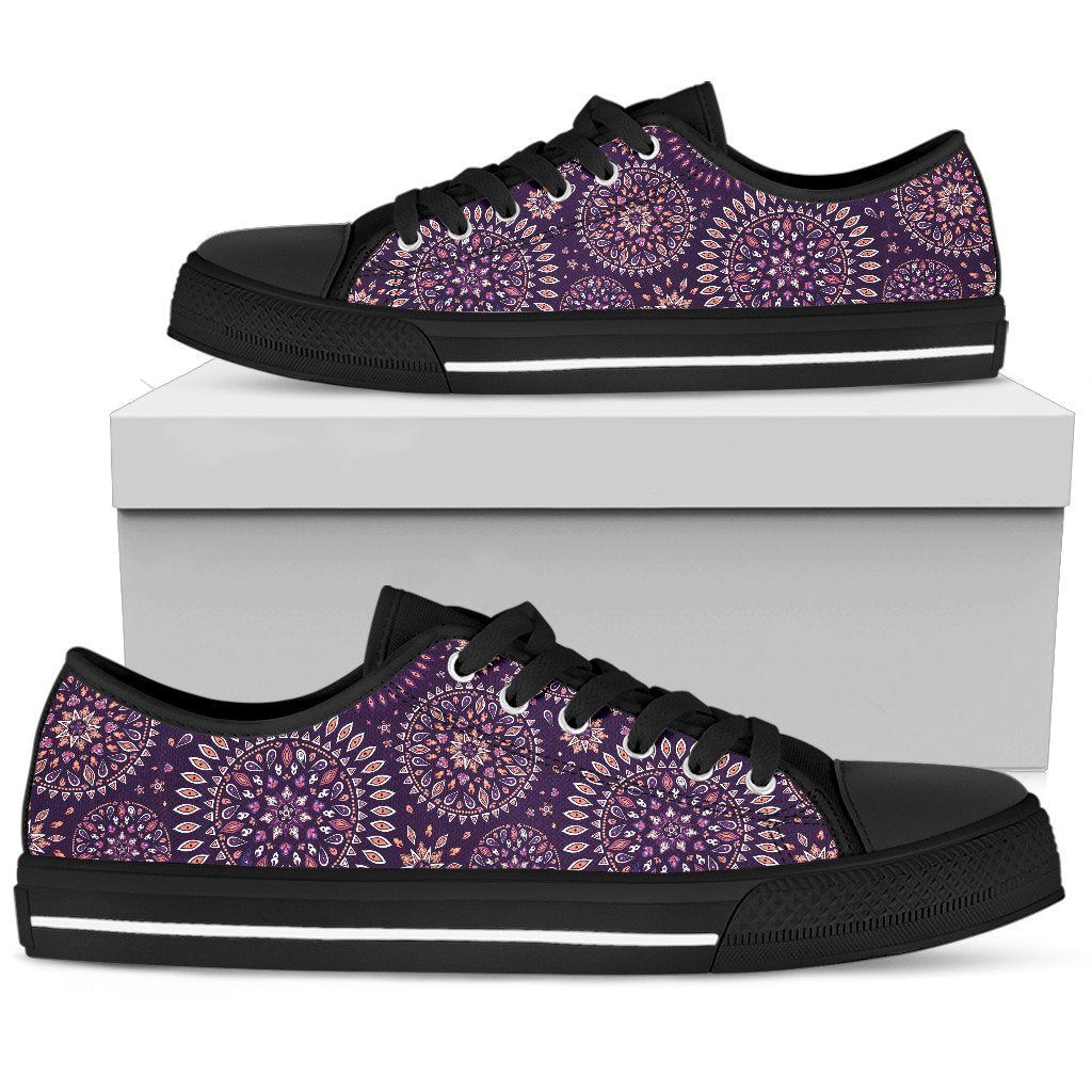 Purple Bohemian Mandala Pattern Print Men's Low Top Shoes