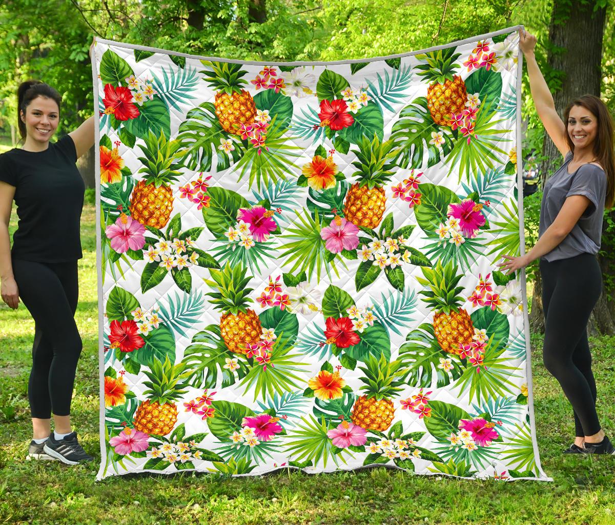 Tropical Aloha Pineapple Pattern Print Quilt