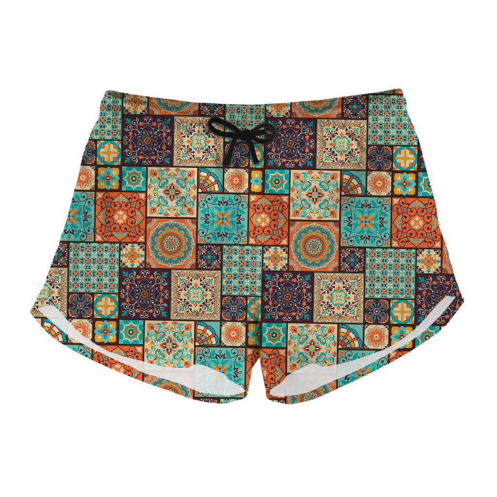 Vintage Floral Patchwork Pattern Print Women's Shorts