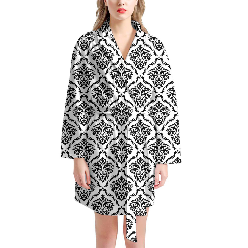 White And Black Damask Pattern Print Women's Bathrobe