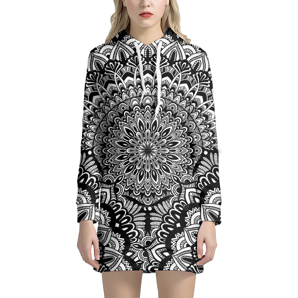 White And Black Mandala Print Women's Pullover Hoodie Dress