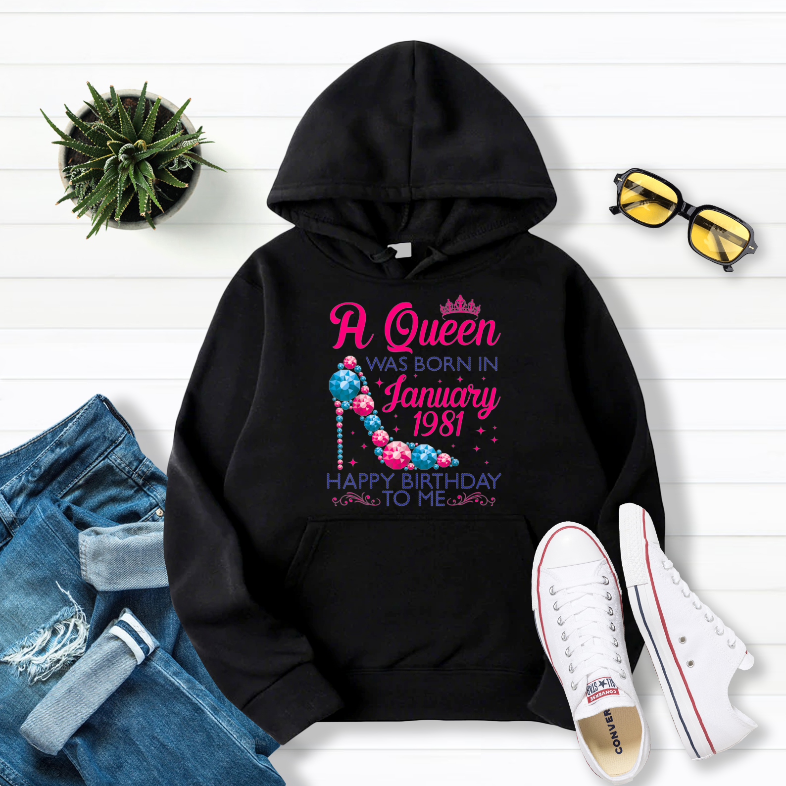 A Queen Was Born In January 1981 Happy Birthday To Me 40 Yrs Pullover Hoodie Black S-5XL