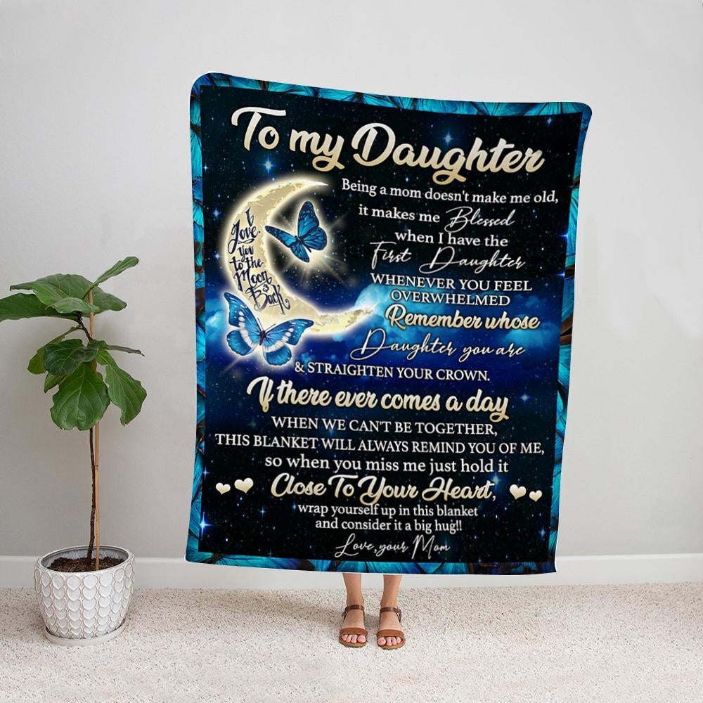 Butterfly mom to my daughter wrap youself up in this blanket consider it a big hug Fleece Blanket